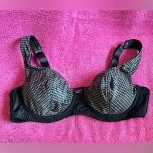 Black /Gray Underwire Bra by Intimates. NWOT.